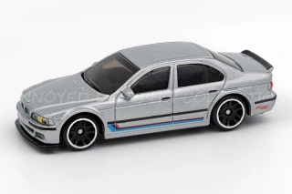 2001 BMW M5