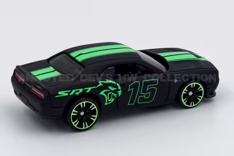 '15 Dodge Challenger SRT Hellcat back