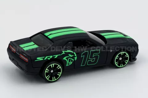 '15 Dodge Challenger SRT Hellcat back