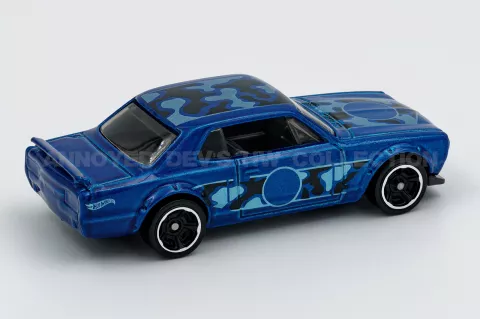 Nissan Skyline H/T 2000GT-X back