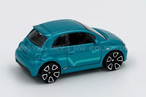 Fiat 500e back