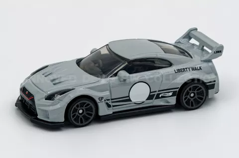 LB-Silhouette WORKS GT Nissan 35GT-RR VER.2