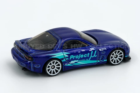 '95 Mazda RX-7 back