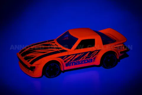 Mazda RX-7 blacklight