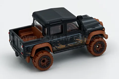 '15 Land Rover Defender Double Cab back