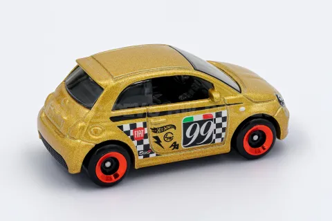 Fiat 500e back