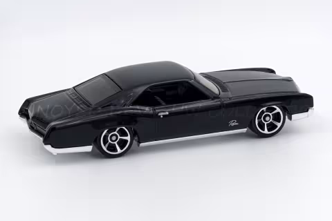 '66 Buick Riviera back