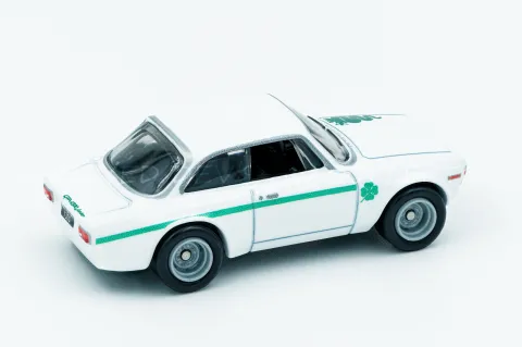 Alfa Romeo Giulia Sprint GTA back