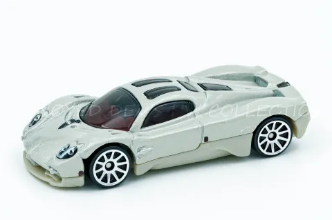 Pagani Utopia back