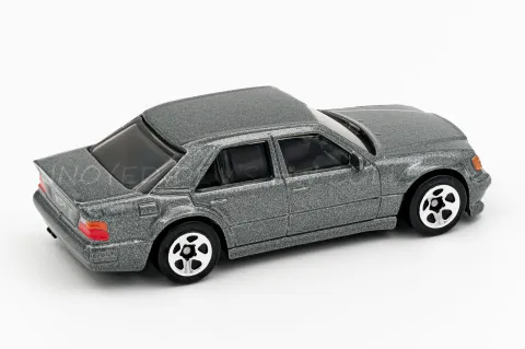 Mercedes-Benz 500 E back