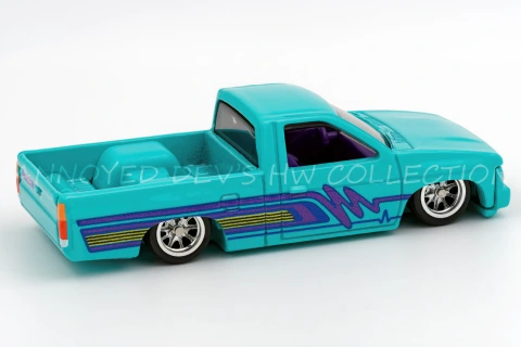Custom '93 Nissan Hardbody (D21) back