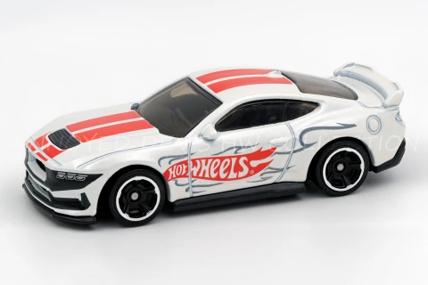 Ford Mustang Dark Horse