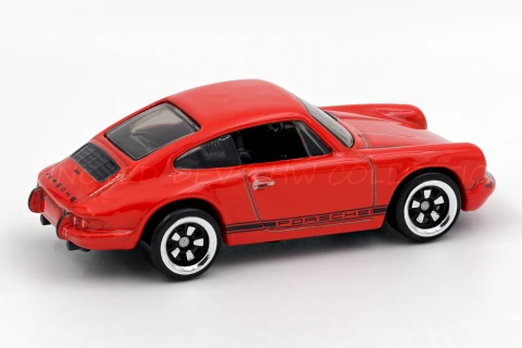 '67 Porsche 911 R back