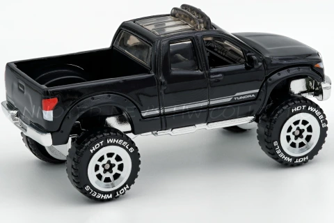 '10 Toyota Tundra back