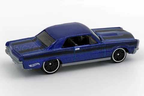 '65 Pontiac GTO back