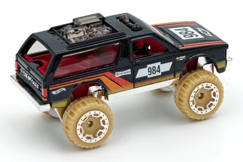 Chevy Blazer 4×4 back